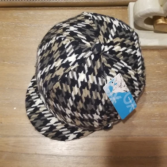Houndstooth Hat - Picture 4 of 4